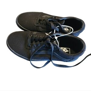 Vans NWOT size 4 right and size 4.5 left black‎ shoes